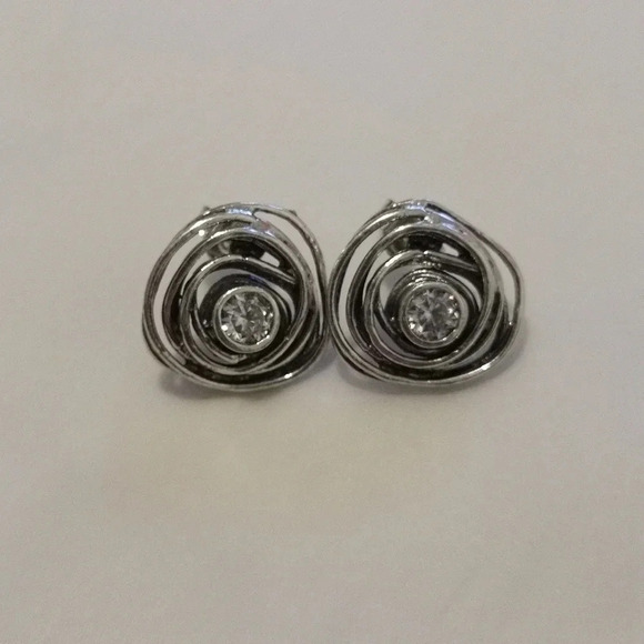 Jewelry - 925  twist earrings
